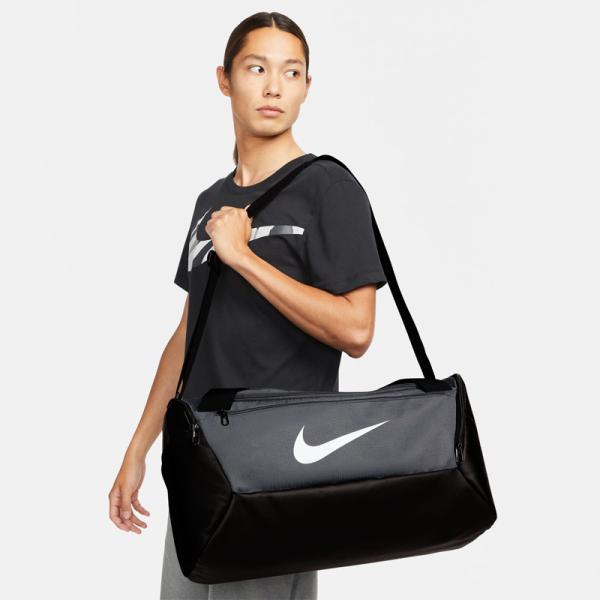 Nike ブラック ボストンバッグ 新品】Nike ボストンバッグ 黒 41L - メルカリ