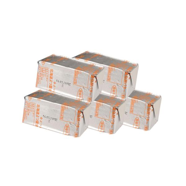 【冷蔵便でのお届けとなります】北海道産の生乳に乳酸菌を加えて発酵させた無塩バター。* 在庫状況により賞味期限が1ヶ月程度となる場合があります。