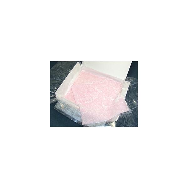 【冷凍便でのお届けとなります】*この商品は業務用です。厚さ約1mm・12cm角にカットされたぎゅうひです。常温で解凍後、お餅を巻いたりアイスを包んだりアイディア次第で様々な形のお菓子が出来上がります。