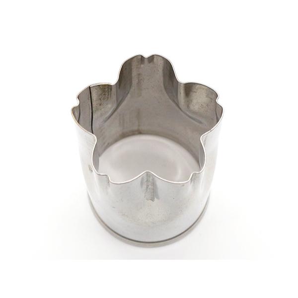 商品寸法：40×H53mm桜の形に抜けるステンレス製の抜き型です。お料理やお菓子作りに。