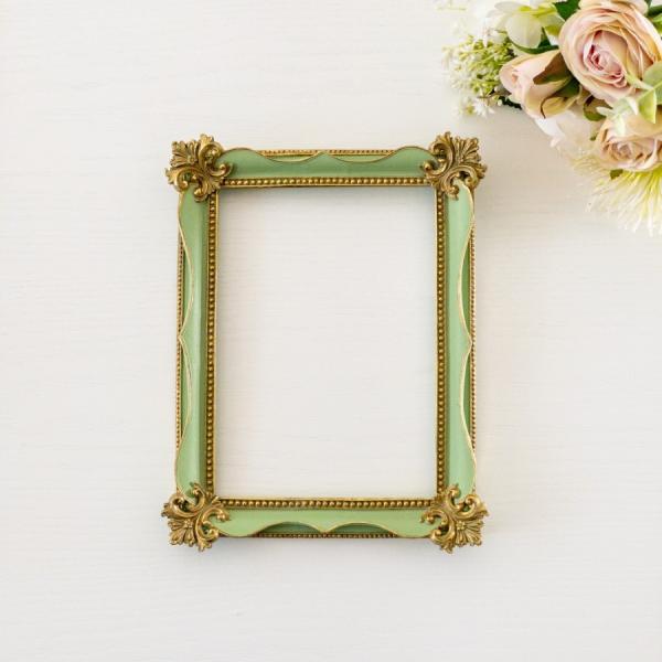 アンティーク調額縁　ブルガリ　BVLGARI  アート ブルガリ 麻布台ヒルズにて巳年を祝した「セルペンティ ポップ