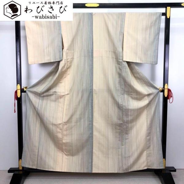 単衣 本塩沢 200色 やまだ織 証紙付 縦縞模様 薄白茶色 K-3026 単衣 本塩沢 200色 やまだ織 証紙付 縦縞模様 薄白茶色 K-3026