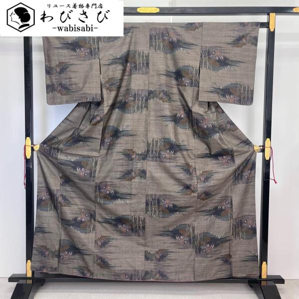 本場大島紬 カタス7マルキ 茶泥染 珍柄 お城の風景 K-4031 : リユース  