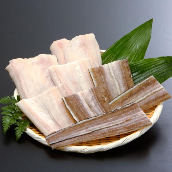 新鮮な地物前浜の穴子をふんわりと干し、旨味を凝縮させました。お好みで、わさび醤油や柚子胡椒などをつけてお召し上がり下さい。ギフト箱入り。商品番号:5007内容量:1袋65g×4袋(箱入)賞味期限:1年