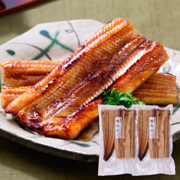 あなごを引き立てる特製のタレに漬け込み焼き上げました。香ばしい匂いが食欲をそそります。召し上がり方:湯煎で温める、または電子レンジで温めるだけの簡単調理です。そのまま召し上がっていただく他に、あなごを一口サイズに切ってごはんにのせれば「あな...