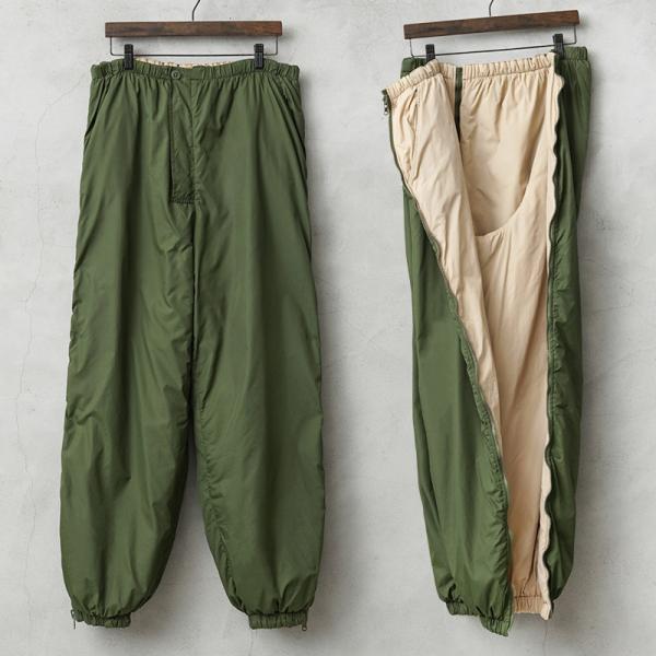 ■商品説明イギリス軍で防寒用のパンツとして使用されるTHERMAL（サーマル）リバーシブルパンツが入荷しました。森林地帯を想定したオリーブと、砂漠地帯での使用もできるサンドカラーを使い分けできるリバーシブル仕様で、米軍のLevel 7 パン...