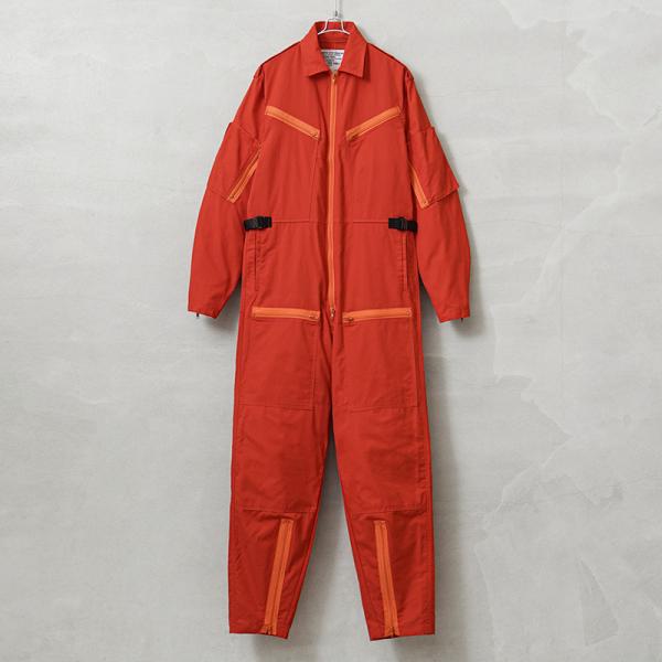 ■商品説明カナダ軍の捜索救助隊が着用するフライヤーズカバーオールが入荷しました。こちらは70年代に採用されたモデルで、飛行隊が捜索救助航空機による医療搬送や、ヘリコプターによる山岳救助などを行う際に着用されるカバーオールです。発色の良いオレ...