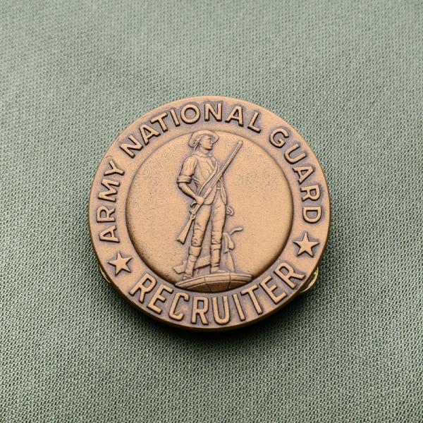 【歴史的価値あり・レア】ドイツ軍　女子国家労働義勇団バッジ　実物　カード付 歴史的価値あり・レア】ドイツ軍 女子国家労働義勇団バッジ 実物 カード付