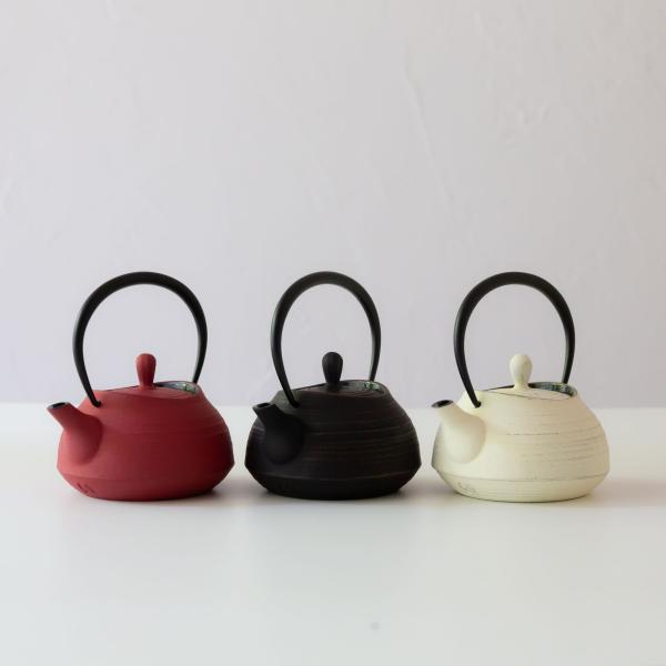 <名　称>　南部鉄器 ITCHU-DO 急須 ティーポット 刷毛目 0.4L<カラー> ローズピンク　　　　　カパーブラック　　　　　プレミアムアイボリー（＋５５０円）<サイズ>　W14×D12×H16c...