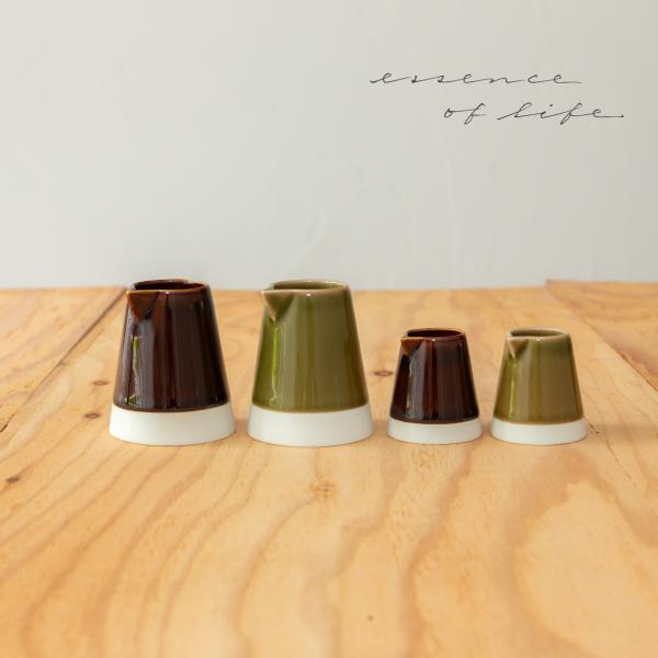 【es エッセンス creamer クリーマー】〜絵付け、釉がけなどの手仕事から 生まれるデザインは、 ひとつ一つわずかに表情が異なり、やさしく柔らかな印象を与えて くれます。 手仕事ならではのマジメさと、遊び心のあるデザインを お楽しみく...