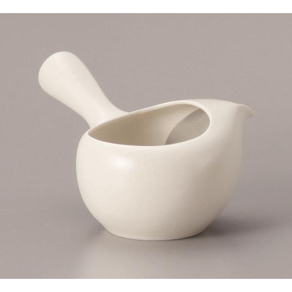 深蒸し茶を美味しく淹れるために開発された「ちゃーみる」。簡単で気軽にお茶が淹れられる急須という事で不動の人気を誇っています。