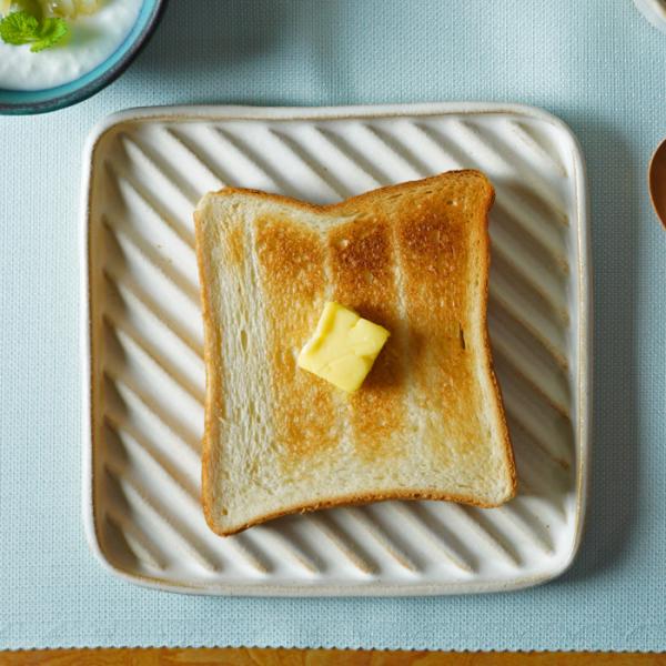 益子焼のトースト皿 スクエア kinari わかさま陶芸 パン皿 角皿 サクサク感が長持ち 揚げ物皿 シンプル ナチュラル おしゃれ おうちカフェ
