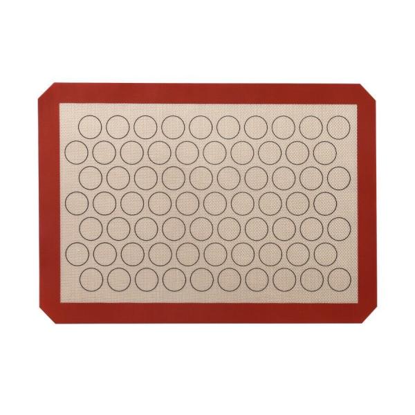 ●シリコンとグラスファイバーで作られたオーブンシートです。　 耐熱性と耐久性に優れており、幅広く御利用いただけます。●オーブンでの直焼き用ベーキングシートとしても、生地練る時用クッキングマットマットとしても最適。●ノンスティックの為、事前に...