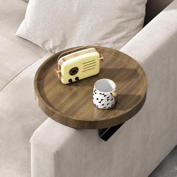 家庭の最適化：テーブル上の一般的なコンポートや食品トレイとして使用でき、ソファサイドテーブルのアームレスト、多機能ソファクランプテーブルにも使用でき、これは完璧な選択です。ソファの肘掛け形状の多用途性：添え木の開口角度のサイズを調整できるた...