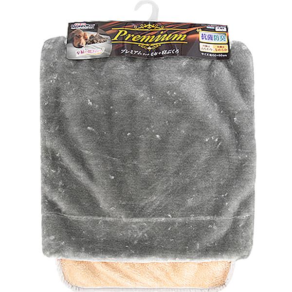 ドギーマン史上最高級の肌触り。抗菌防臭加工をプラスし、表面にはうっとりなめらかな生地、内側にはふんわりあったかな生地を使用した、リッチな寝ぶくろ。上に乗っても使う事ができ、手洗いも可能なので、いつでも清潔にお使いいただけます。【材質・成分・...