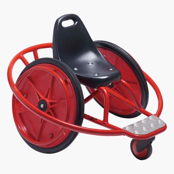 ●スポーツ車いすのようにホイールを手で操作して前進や方向転換。子どもたちに障害を持つ子供たちへの視野と理解を広げさせます。【サイズ】本体：W890×D890×H635mm、座面の高さ：400mm【材質】スチール、ポリプロピレン、ゴム