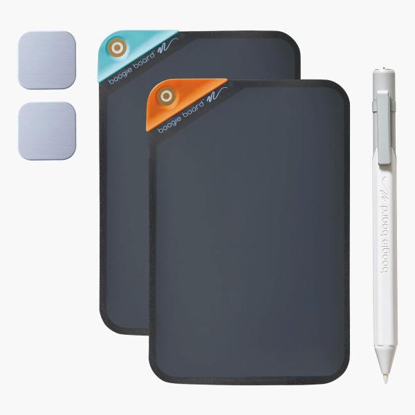 ●紙に書くような、なめらかな書き心地の感圧式液晶を採用。筆圧によって線の太さが変わるので、細かい描画も可能です。●保管時には重ねてすっきり収納できます。●マグネット内蔵でホワイトボードなどに貼り付けができ、付属のステンレスシールでスチール面...