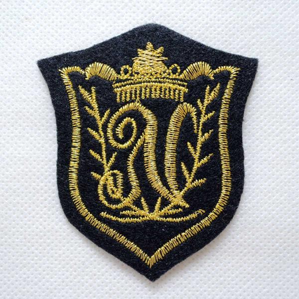 イニシャル ワッペン アルファベット N エンブレム型 FEW-0005 ゴールド刺繍 黒 アイロン接着 アップリケ ブレザー