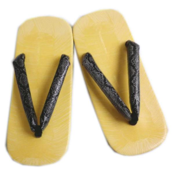 粋な紳士用雪駄。浴衣＆甚平・着物＆作務衣＋デニムもＯＫ。蛇柄が粋でカッコイイ。ゆかた・きもの姿が粋にカッコ良くなります。父の日＆誕生日プレゼントや海外＝外国人様へのお土産にもＧＯＯＤ。お祭りや花火大会の浴衣＆甚平・成人式＆卒業式やお正月の着...