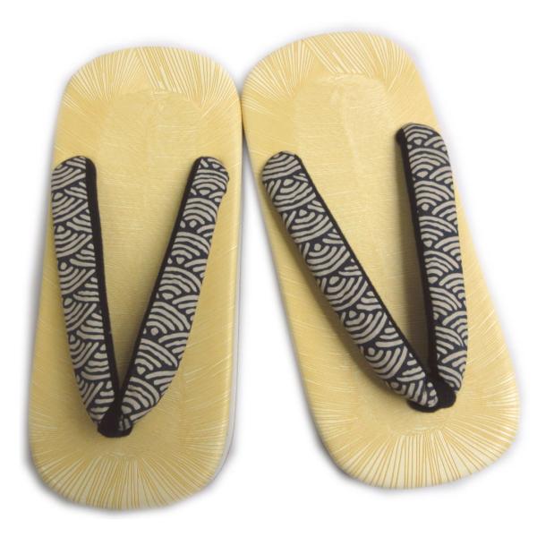 粋な男は足元にもこだわる。浴衣＆着物＋デニムもＯＫ。クッション性のあるスポンジ底で足裏負担和らげます。和柄鼻緒でオシャレ度＆粋さＵＰ。父の日＆誕生日プレゼントや海外＝外国人様へのお土産にもＧＯＯＤ。お祭りや花火大会の浴衣＆甚平・お正月の着物...