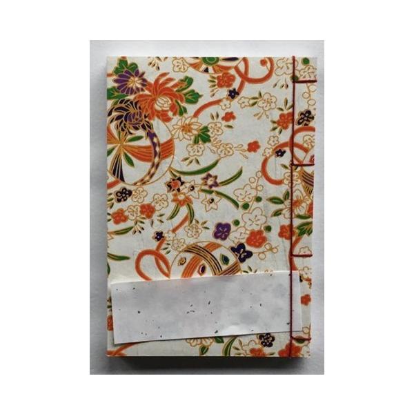 【寸法】Ａ6判 1０,6×15,4cm タテ長 【重さ】80g【仕様】罫線無し無地　20枚40ページ【表紙】友禅和紙　／表・裏とも裏打ちした二つ折りで厚味があります。【本文中紙】奉書無地・にじみます　【表裏見返し】越前和紙(大礼紙桃色)*表...