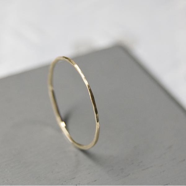 K10 ゴールドリング 5号 K10イエローゴールドプレーンリング 0.8mm幅 つや消し槌目 3号