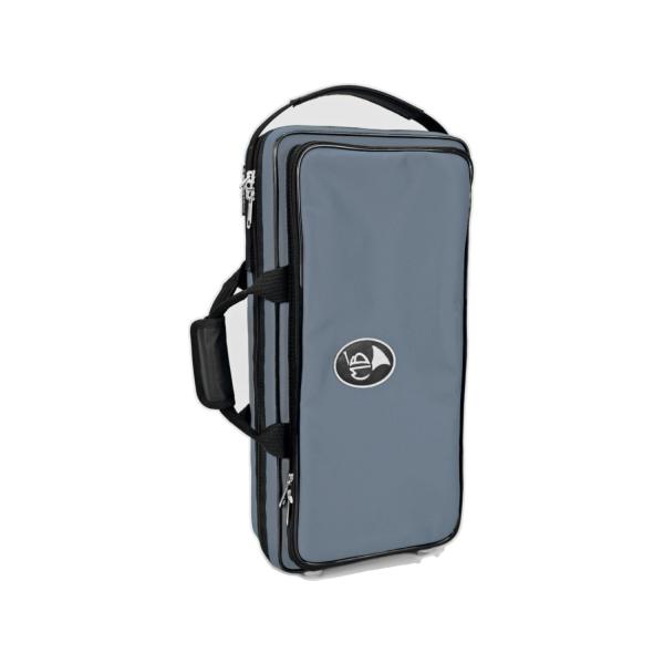 オーボエ、イングリッシュホルンが1本ずつ入るダブルケース。2本入るダブルケースですが上記2種類を1本ずつ収納するもので同機種2本は収納できません。MBケースには3つオーボエとイングリッシュホルン用のダブルケースがありますがサイズ的には1番小...