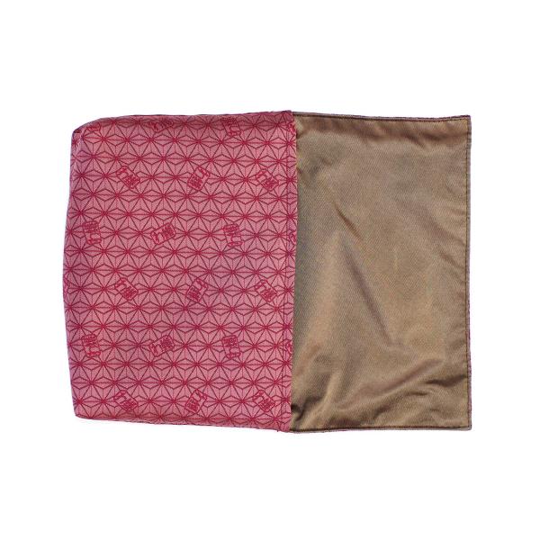 [Release date: December 18, 2020]桐生織りの「わ鐵オリジナル生地」で作った「ふくさ型」鉄印帳入れです。鉄印帳に合わせたサイズなので、出し入れも簡単、保管にも持ち運びにも便利です。「鉄印帳」だけでなく一般的な御...