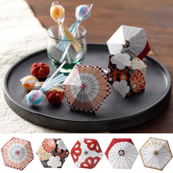 ■食品の為当店からの注文確定メール後のキャンセルは承れません■こちらは単品のみのお求めは10個よりご注文を受け付けております。和傘モチーフの和風プチギフト和柄の傘に棒付きキャンディーがとってもキュート！ウェディングシーンでゲストに手渡すサン...