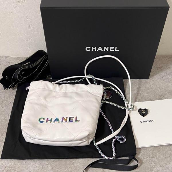 【美品】 CHANEL 22 ミニ ハンドバッグ レザー シャネル 白 CHANEL 【美品】 22 ミニ ハンドバッグ レザー シャネル 白
