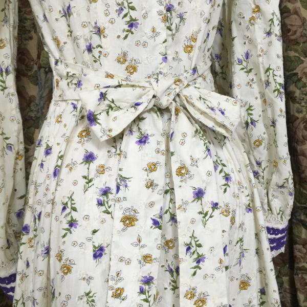 ヴィンテージ小花柄ワンピース パープル ホワイト レトロ U S Aヴィーンテージ 70 S 紫 マキシ丈 Buyee Servis Zakupok Tretim Licom Buyee Pokupajte V Yaponii