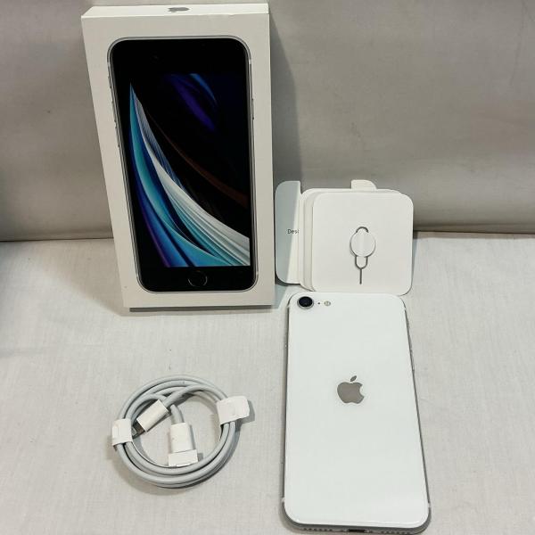 【SIMロック解除済】docomo Apple iPhoneSE(第2世代) 【ネットワーク利用制限○】 MHGU3J/A ホワイト【中古】