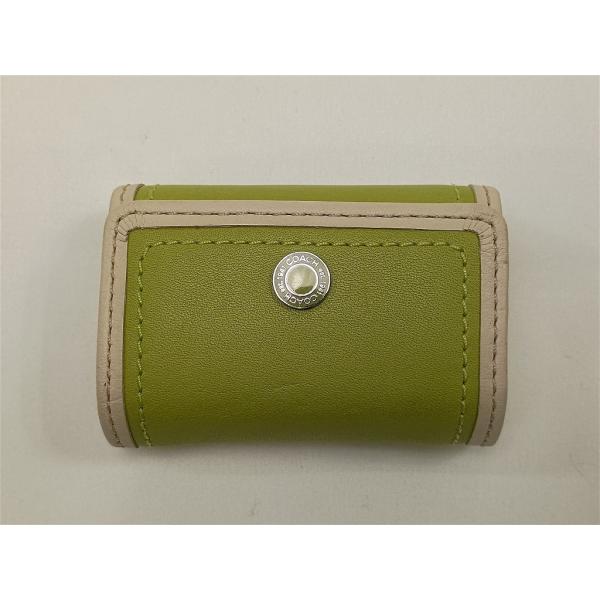 横8×縦5.5×厚み3cm内部にミラー付きです（生活傷・汚れあり）付属品：本体のみ※主な付属品を記載するようしております。中古品の特性上、全ての付属品の正確な記載が難しいため詳細は掲載の写真にてご確認ください。付属品は写真にて【全て】掲載し...