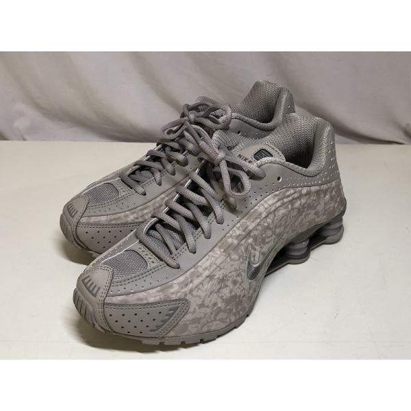 ナイキ NIKE NIKE W SHOX R4 ２４ｃｍ HV0934-001