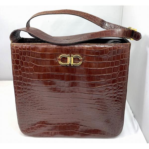 サルヴァトーレフェラガモ Salvatore Ferragamo ダブル