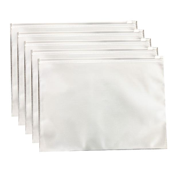 【アイテム説明】こちらの商品は、ワッツのオリジナル雑貨店、Tokino:ne（ときのね）のラインナップ商品で、ファスナー付き、用途別に分けられるケース。マチがなく、半透明でなかがよく見えるタイプなのでバッグや引き出しの中でも場所を取らずにコ...