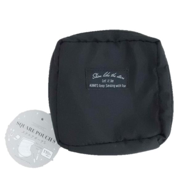 【アイテム説明】こちらのアイテムは、内ポケットとゴムの仕切り付き、持ち運びに便利なメイクポーチです。【サイズ】縦12cm×横12cm×マチ5cm【材質】表地/ポリエステル100%、裏地/ポリエステル100%、中材/ポリエチレン【JAN】45...