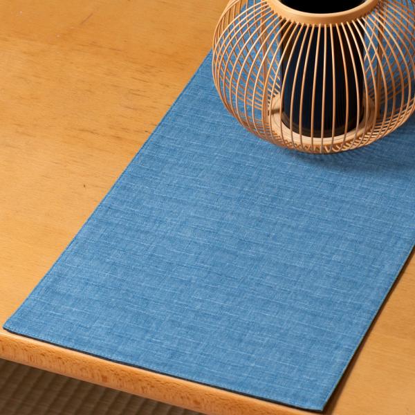 麻のような織むらのある生地をもちいた、シンプルなランナークロス。日本らしい色と、この生地を組み合わせる事で、とても雰囲気が良く、またシンプルで使いやすいシリーズとなりました。ポイントは両面使える事。同系色の色を両面でリバーシブルにする事で、...