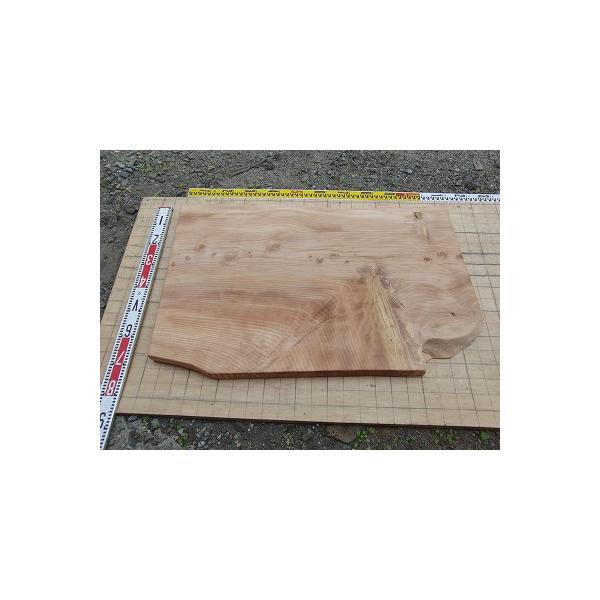 ヒマラヤ杉、1080（長さ）、　500〜700〜660（幅、木表、表面の平らな部分の寸法）55（厚み）単位ミリ、       写真の縦横のマス目は5cmです、写真1〜9枚目木表、10〜18枚目木裏を表示しています、自然乾燥材です、地元では聖...