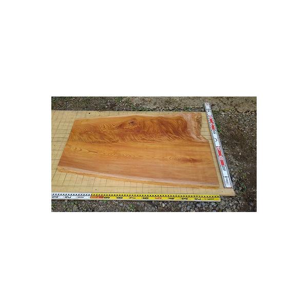 けやき（欅）1320（長さ）、560〜730〜810　（幅、木表、表面の平らな部分の寸法）45（厚み）単位ミリ、       写真の縦横のマス目は5cmです、写真1〜10　枚目木表、11〜20　枚目木裏を表示しています、自然乾燥材です、別途...