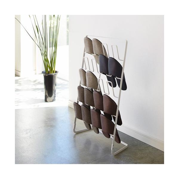 大容量10足用のスリッパラック。スリムに収納可能です。■ 商品サイズ(cm)W 43×D 18×H 74■ 商品重量(g)2500■ 品質表示本体：スチール（粉体塗装）■ 組立式■ 原産国中国製山崎実業 / ヤマザキ / やまざき / YA...