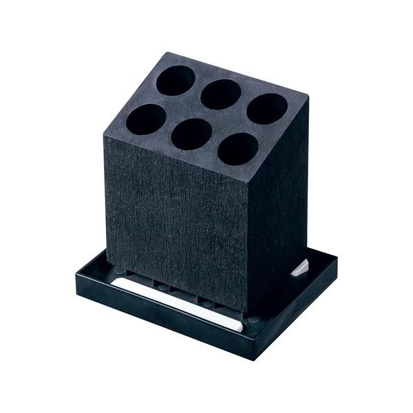 吸水性に優れた珪藻土バーを使用し、トレーに溜まった水を吸い取ります。材質：本体/ポリウッド、水受皿/ポリプロピレンカラー：ブラック幅×奥行×高さ(mm)：160×125×165イシガキ産業 / いしがきさんぎょう