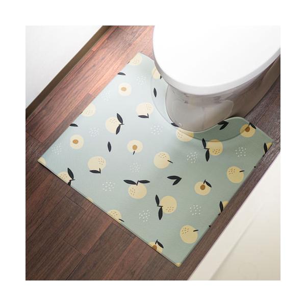 ●汚れた時はサッと拭くだけ簡単お手入れ♪●マットに付いている折り目によりスキマにぴったりフィットするので、尿ハネや汚れをしっかりガード！●抗菌防臭機能付きなので毎日清潔にお使い頂けます。■素材塩化ビニル樹脂■サイズ55X60cmおかとー /...
