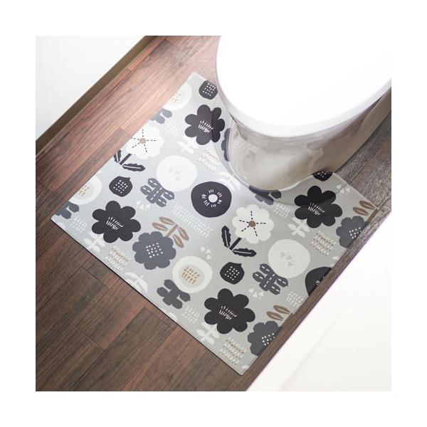 ●汚れた時はサッと拭くだけ簡単お手入れ♪●マットに付いている折り目によりスキマにぴったりフィットするので、尿ハネや汚れをしっかりガード！●抗菌防臭機能付きなので毎日清潔にお使い頂けます。■素材塩化ビニル樹脂■サイズ55X60cmおかとー /...