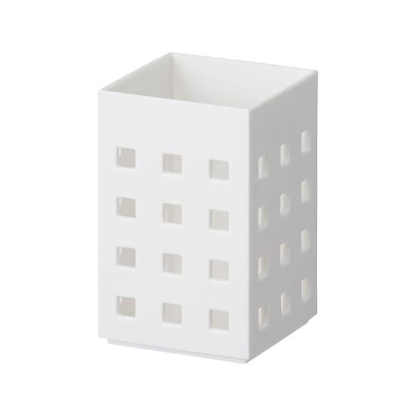 ●毎日使う小物をサッと出し入れ、マグネット小物収納ケース。●冷蔵庫サイドに取り付ければ、ラップやホイルを収納。●洗濯機サイドに取り付ければ、部分用洗剤やしみぬき剤を収納。■商品詳細幅×奥行×高さ(mm)：65×75×105本体重量(g)：1...