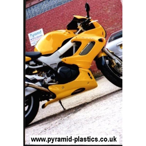 Pyramid Plastics s~bhvX`bN A_[JE/X|C[(h)(Unpainted Belly Pan^Spoiler) VTR1000 Firestorm HONDA z_ A_[JE