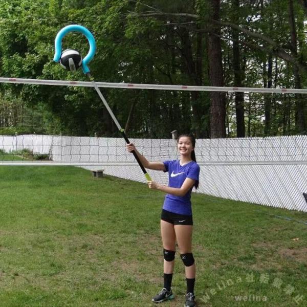 楽しい革新的なツールで、ボールをアタックすることに自信をもって。適切なテクニック、腕をスイングさせて伸ばすアプローチを教えるのに最適 - 左右左ジャンプテクニック。用途： 自宅での練習、チーム練習、キャンプ、クリニック、 運動時間を最大化。...