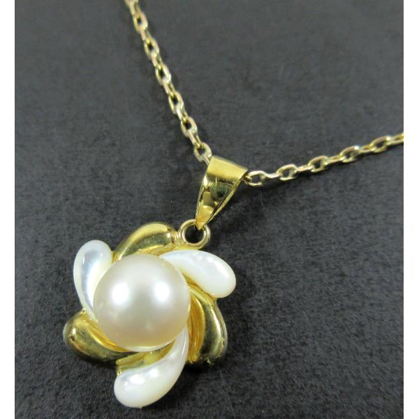 18金真珠の花形ネックレス K18YG 6.6mm アコヤ真珠 シェル フラワーモチーフ デザイン ネックレス