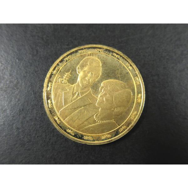 ●サイズ　　　　　約W22.0mm・H1.5mm・D22.0mm●素材　　　　　　K22 ●総重量　　　　　約7.9g ●付属品　　　　　内箱・冊子 ●コメント　　　　イギリス　　金貨です。チャールズ皇太子&amp;ダイアナ妃が描かれた金貨...