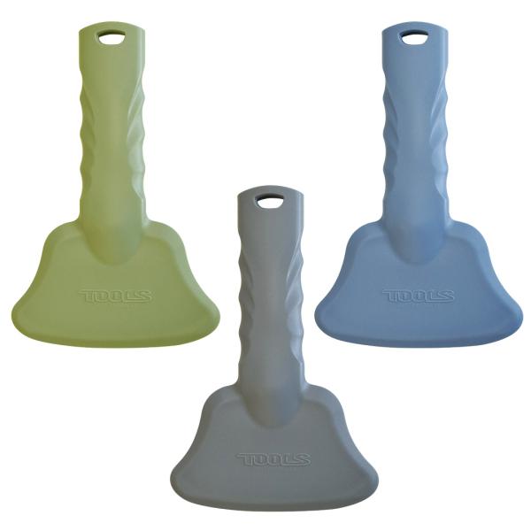 【TLS FLEX SCRAPER（フレックススクレーパー）】・サーフボードを傷つけにくいフレックス素材・柔軟性が高いため、デッキの凹み部分にもフィット・手に馴染みやすいグリップデザイン・ハンドル上部にストラップホール付き・力を伝えやすいス...